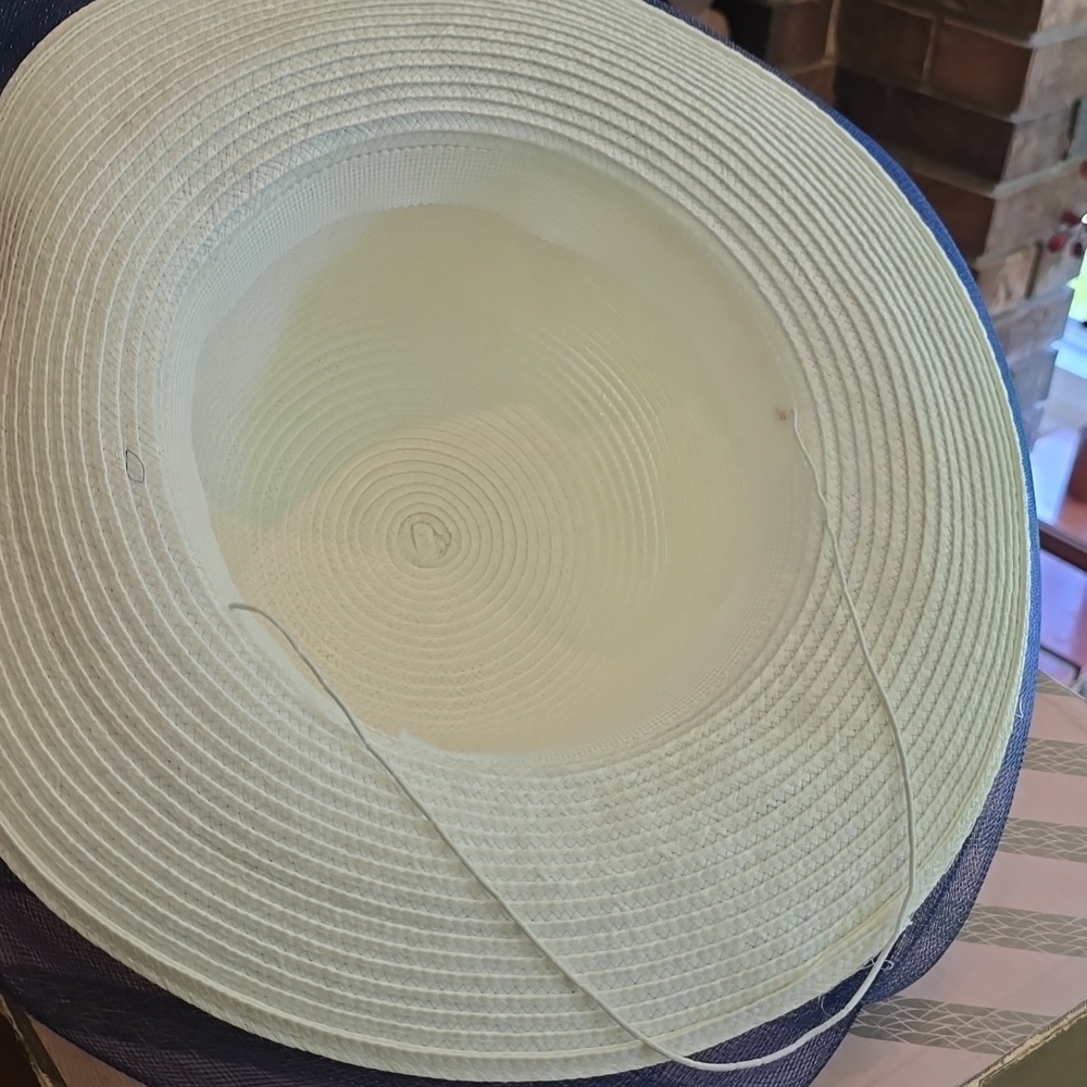 Vintage White and Royal Blue Wide-Brim Hat + Vintage Hat Box​​ - Picture 5 of 10